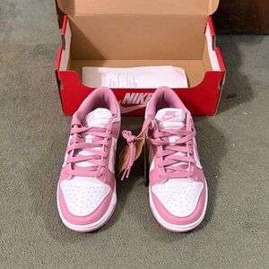 Nike Women's Sneakers in Pink and White
BRAND NEW!